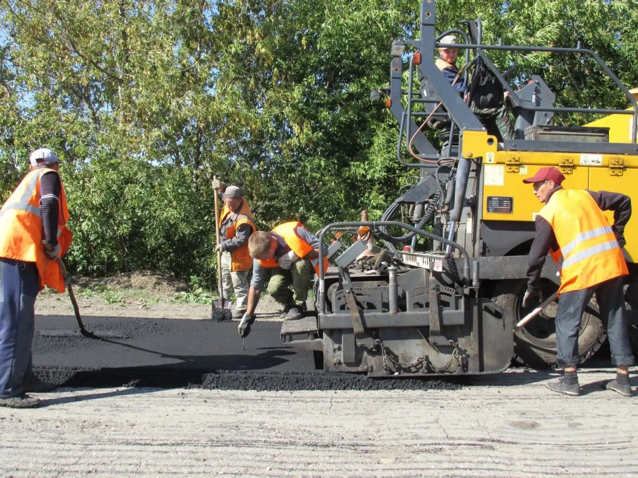 В саратовских селах отремонтировали 60 участков дорог В саратовских селах отремонтировали 60 участков дорог